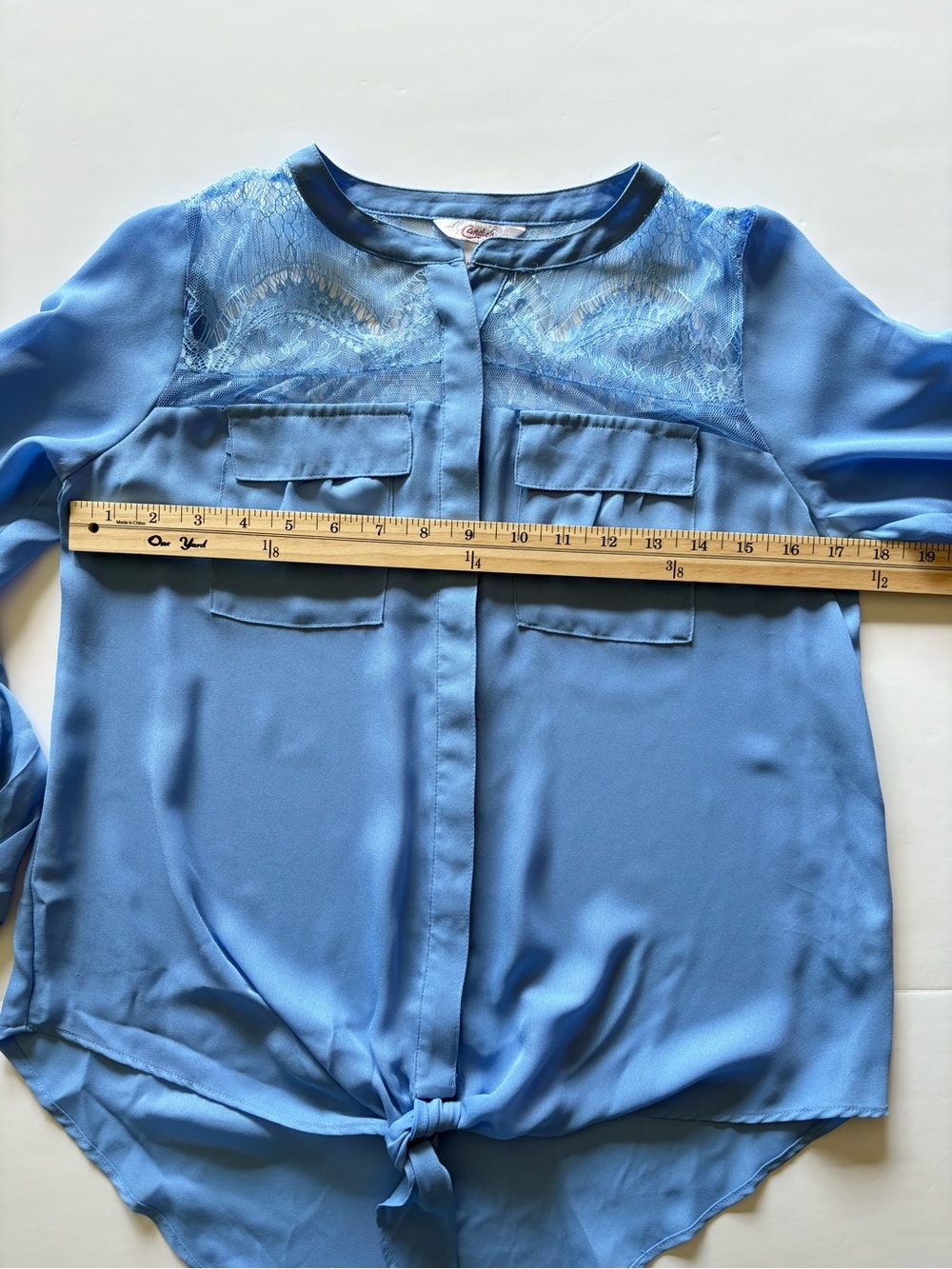 Candie’s Women’s Small Blue Lace Yoke Blouse Tie Front Roll Tab Sleeve Y2K - Picture 6 of 11